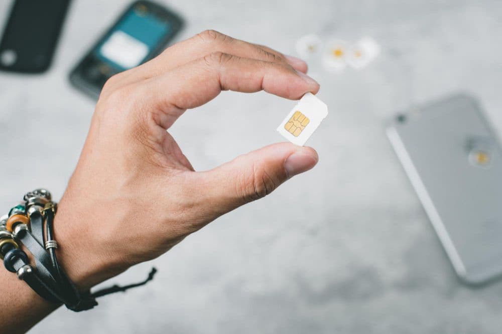 eSIM vs. Physical SIM: Making the Right Choice for Your Connected Life